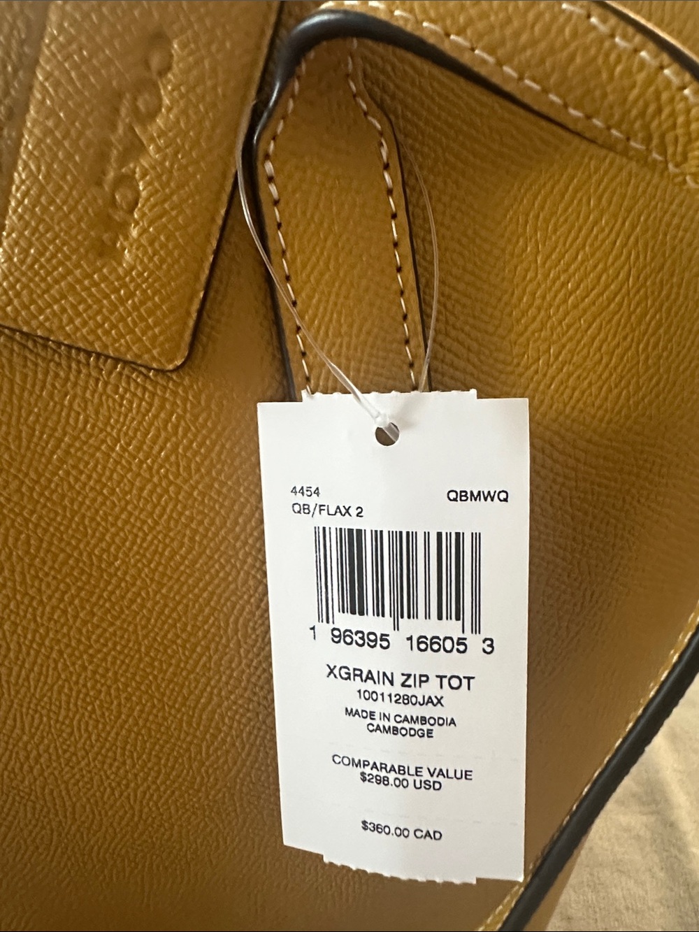 Authentic Coach  Zip Tote - Picture 2 of 10